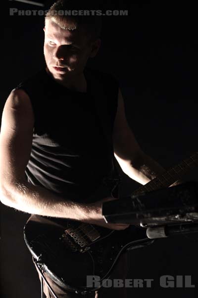 MOHA - 2011-10-03 - PARIS - Point Ephemere - 